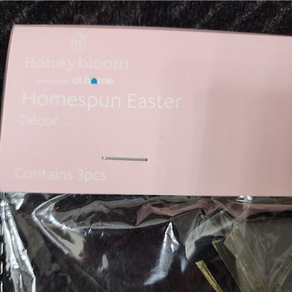 New Homespun Easter 3-count Bottlebrush Handing Carrots,  New - Picture 2 of 4